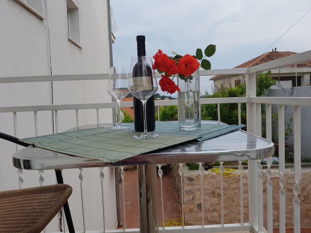 Tanya-Apartments And Rooms Χβαρ Εξωτερικό φωτογραφία