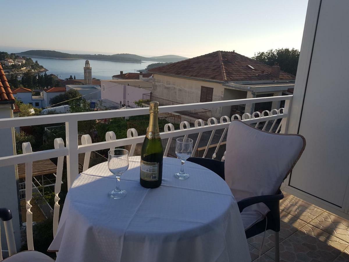 Tanya-Apartments And Rooms Χβαρ Εξωτερικό φωτογραφία