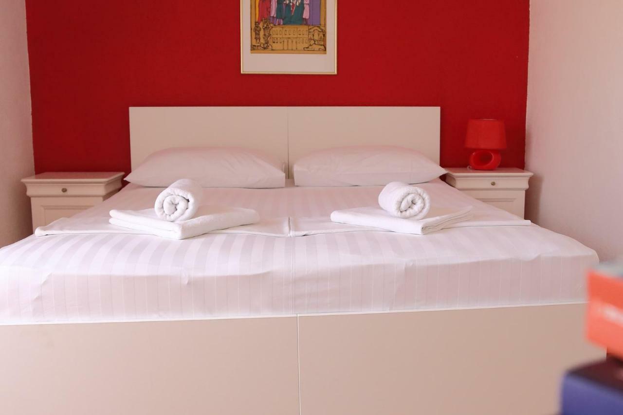 Tanya-Apartments And Rooms Χβαρ Εξωτερικό φωτογραφία